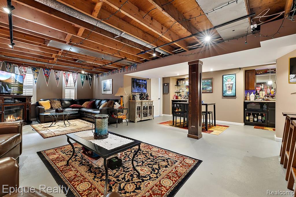 3915 Jennings Drive