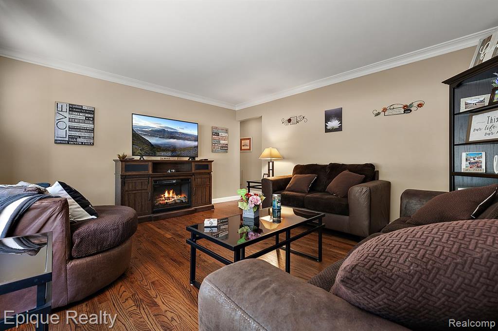 3915 Jennings Drive