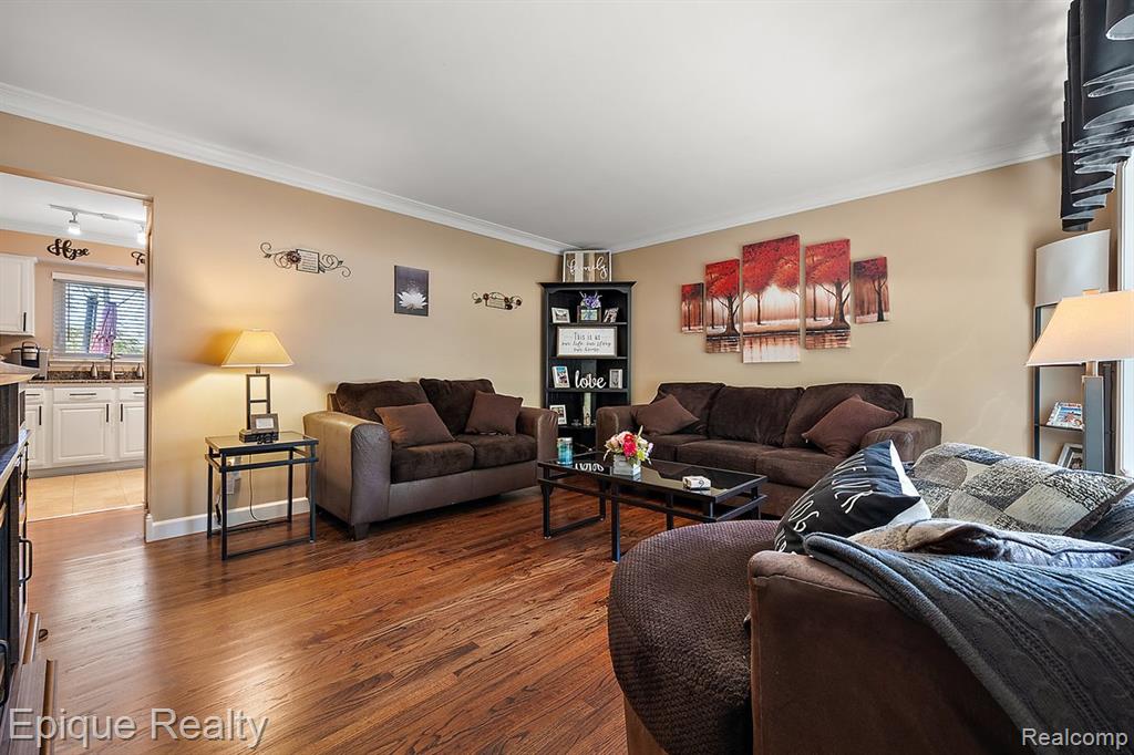 3915 Jennings Drive