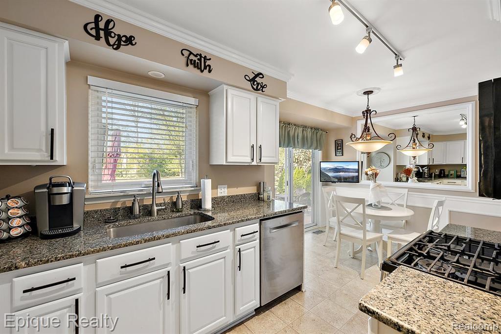3915 Jennings Drive