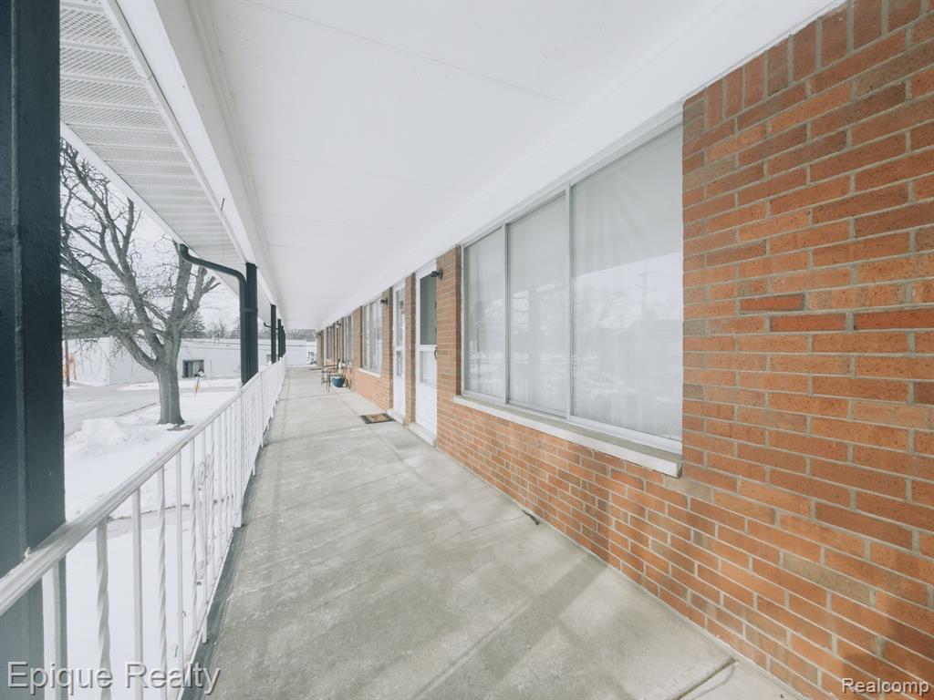 2121 Clawson Avenue # 205