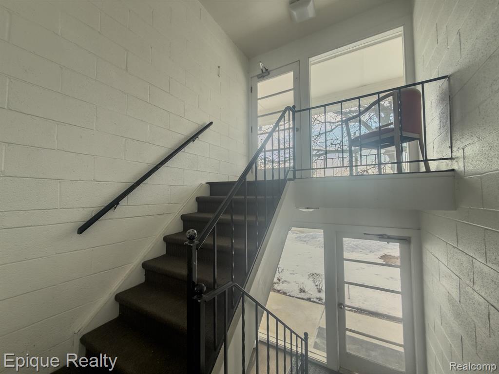 2121 Clawson Avenue # 205