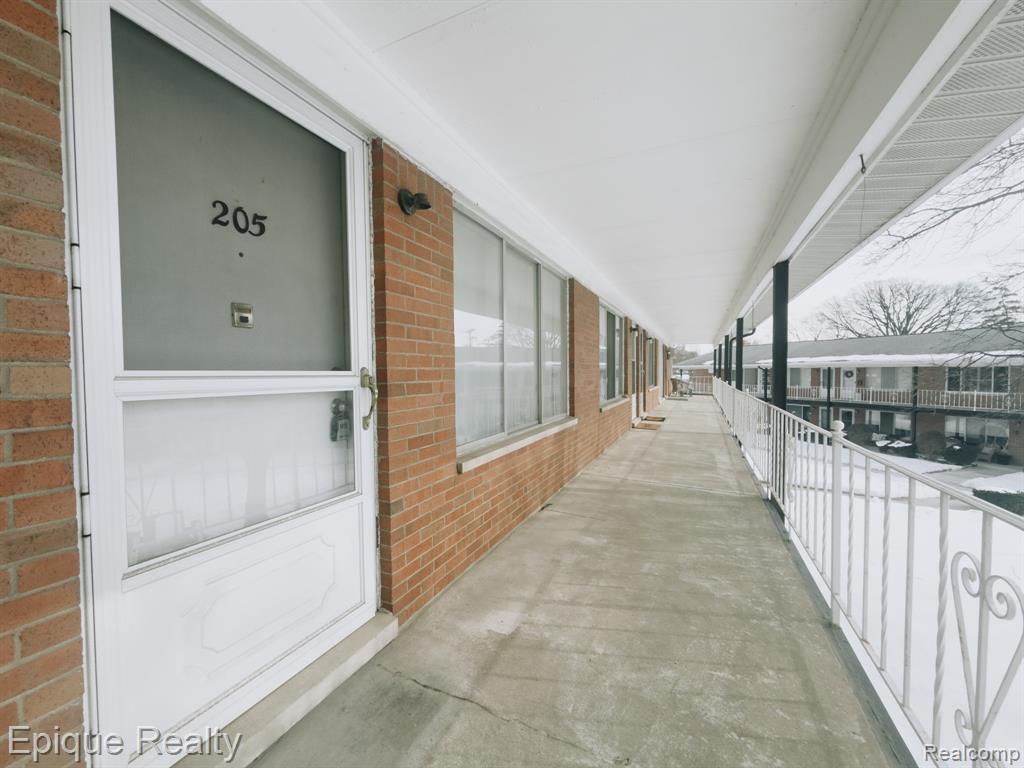 2121 Clawson Avenue # 205
