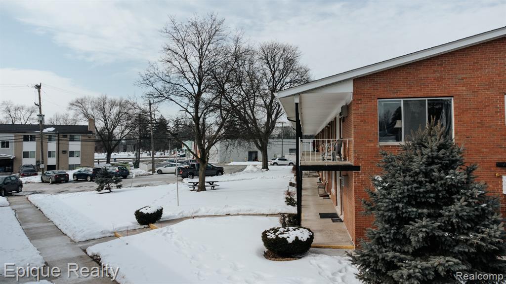 2121 Clawson Avenue # 205