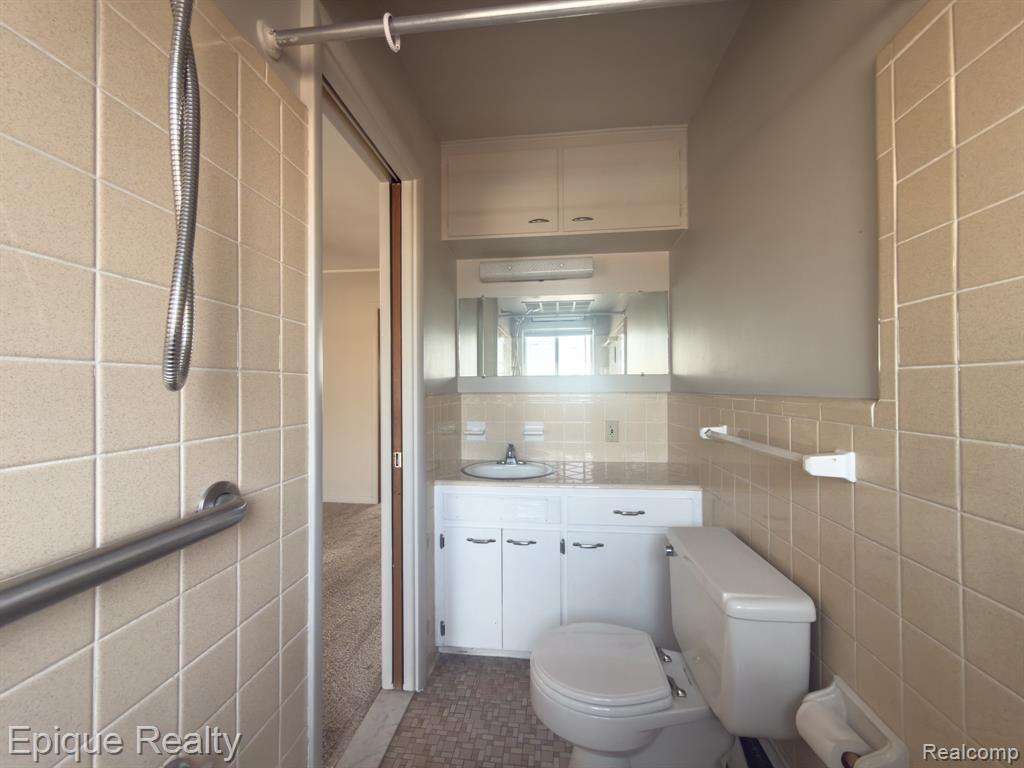 2121 Clawson Avenue # 205