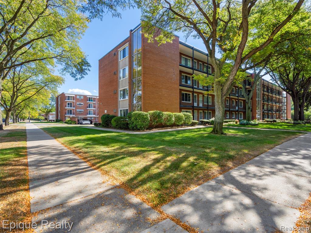 2915 W 13 Mile Road # 101
