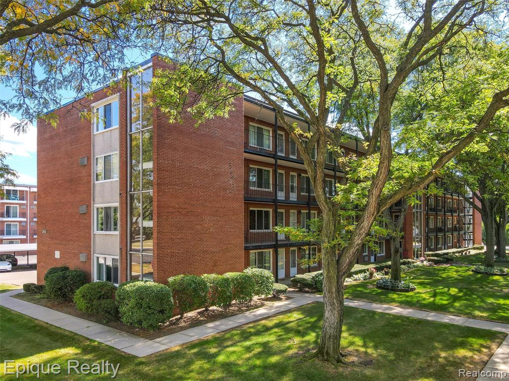 2915 W 13 Mile Road # 101