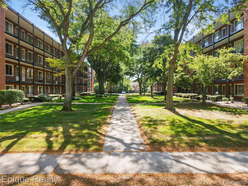 2915 W 13 Mile Road # 101