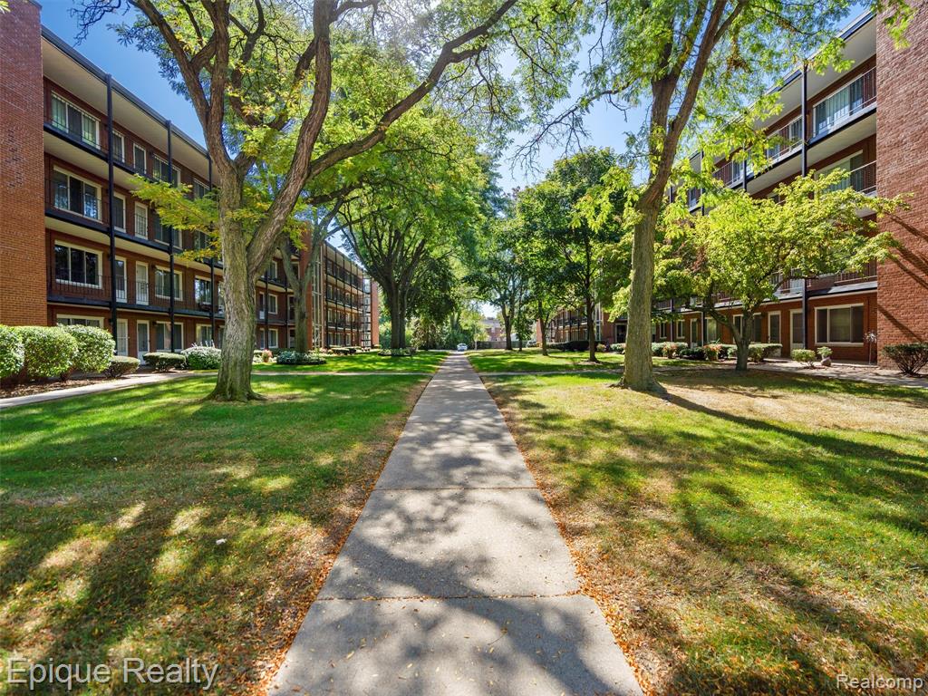 2915 W 13 Mile Road # 101