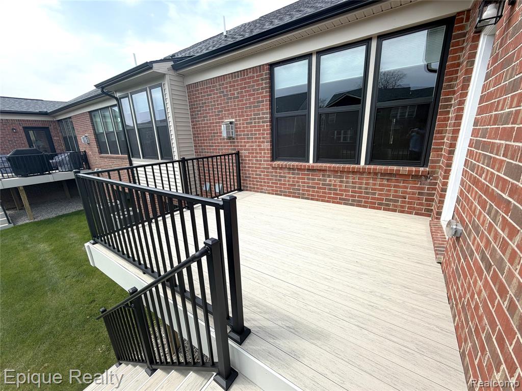 55638 Oak Pointe Drive