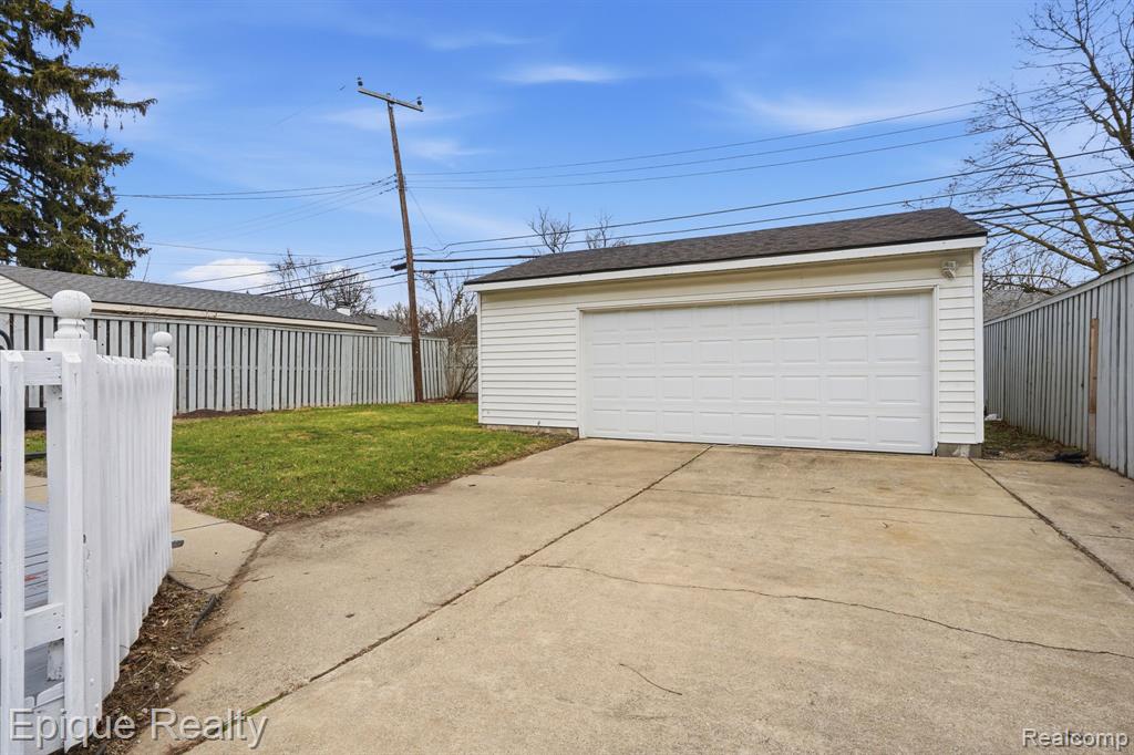 21416 Roosevelt Avenue