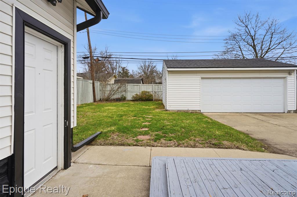 21416 Roosevelt Avenue