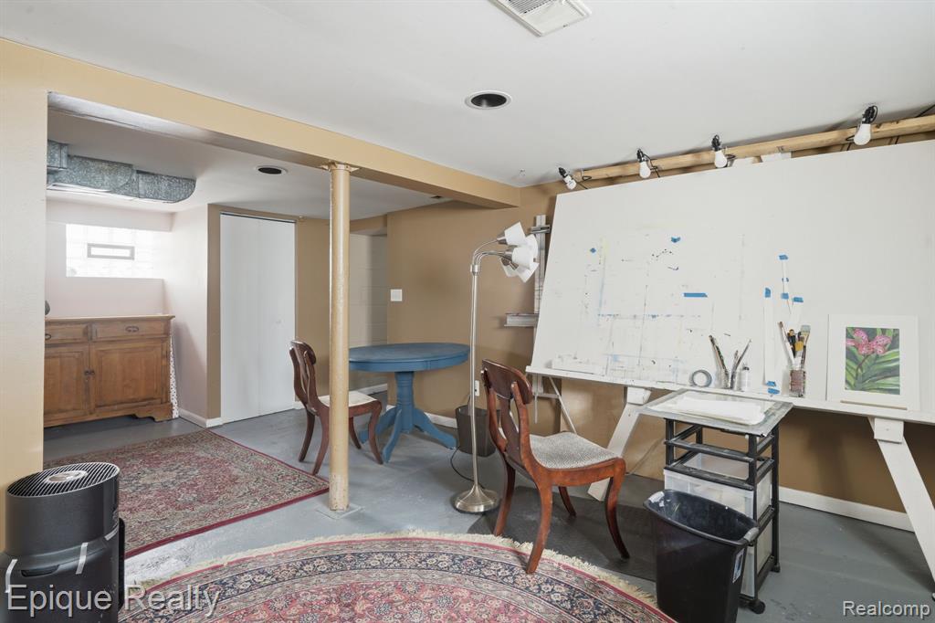 21416 Roosevelt Avenue