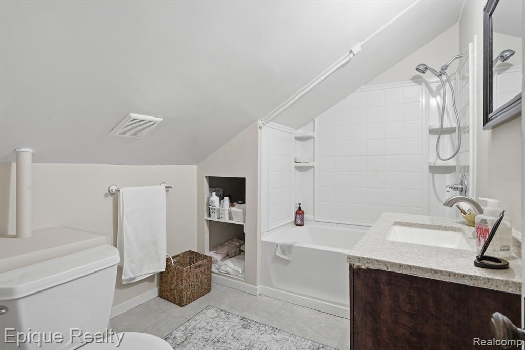 21416 Roosevelt Avenue