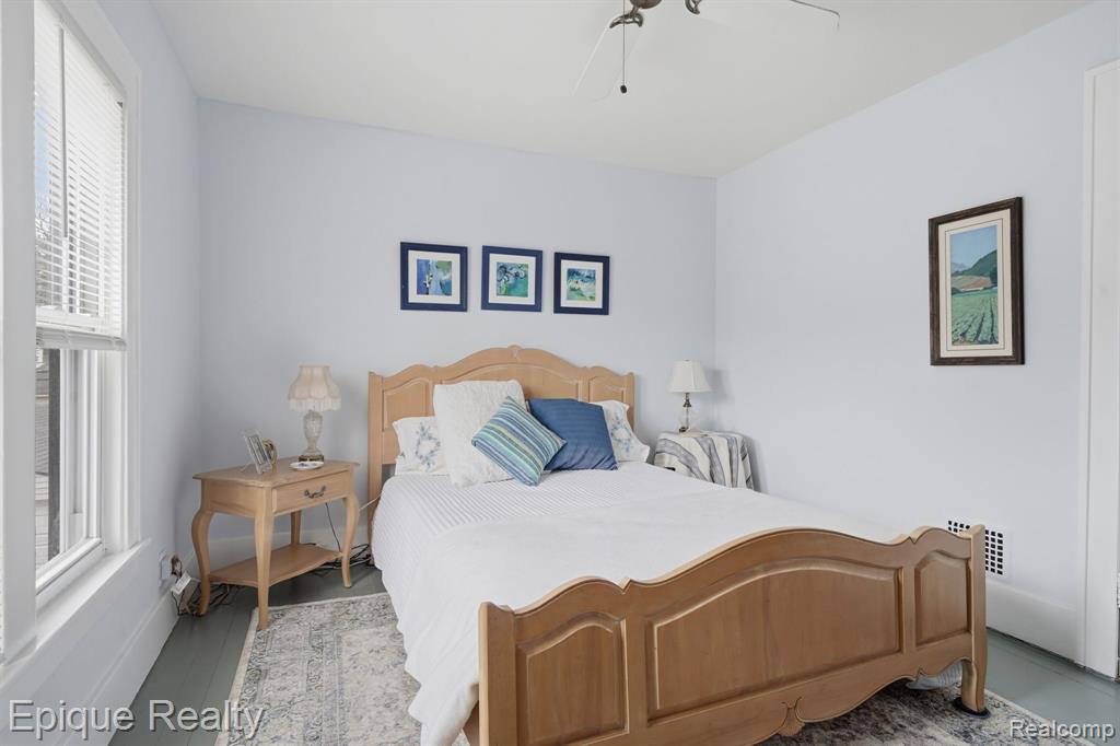 21416 Roosevelt Avenue