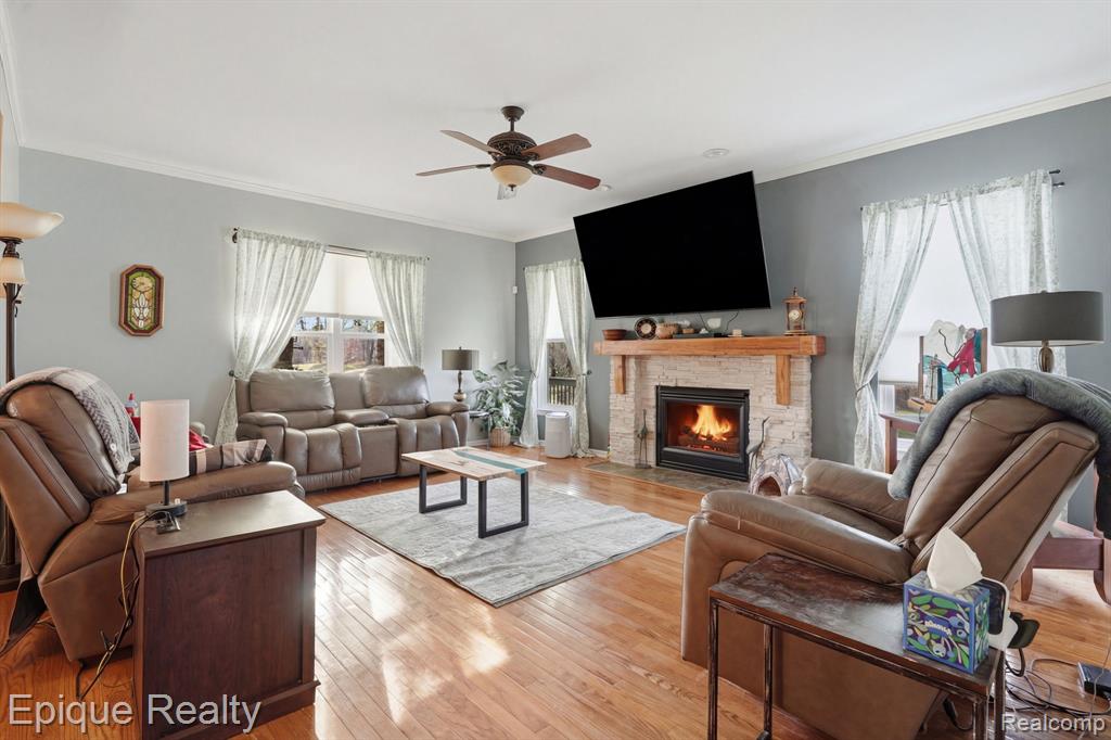 9867 Finnegan Drive
