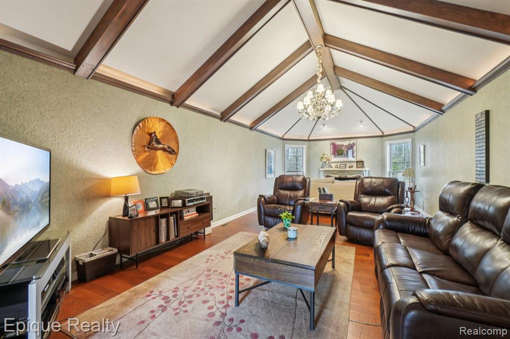 24871 Edgemont Drive