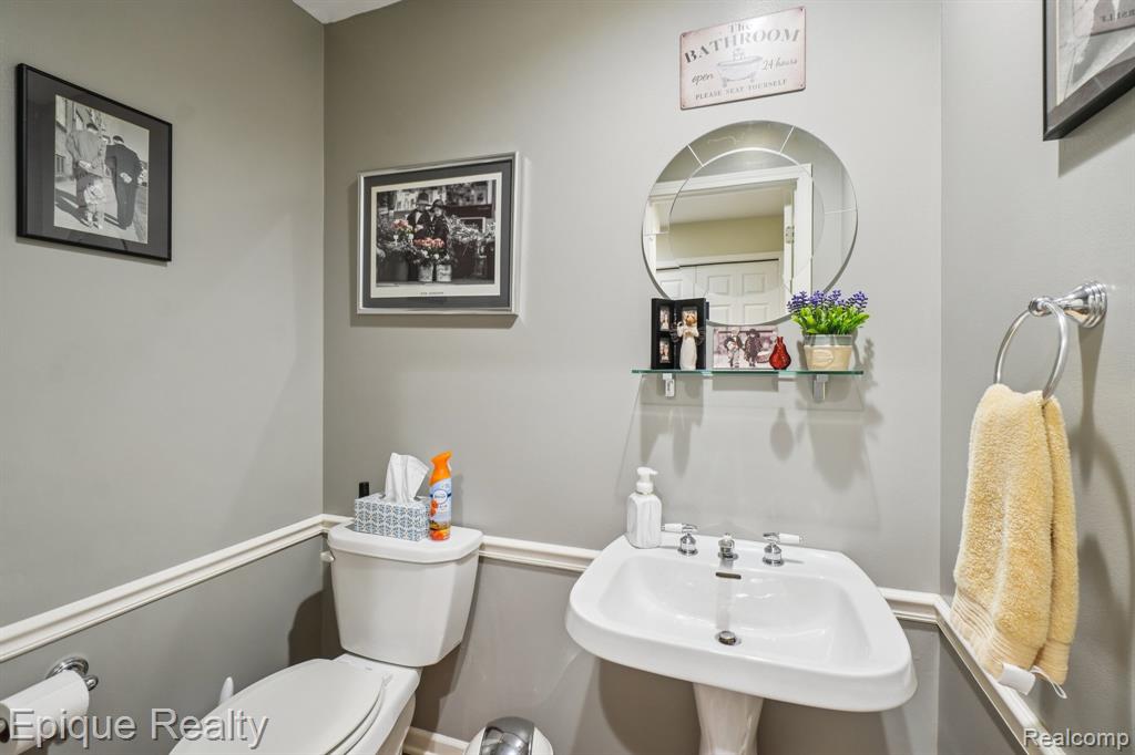 24871 Edgemont Drive