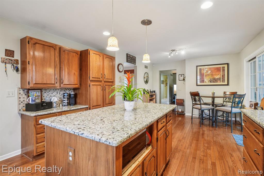 24871 Edgemont Drive