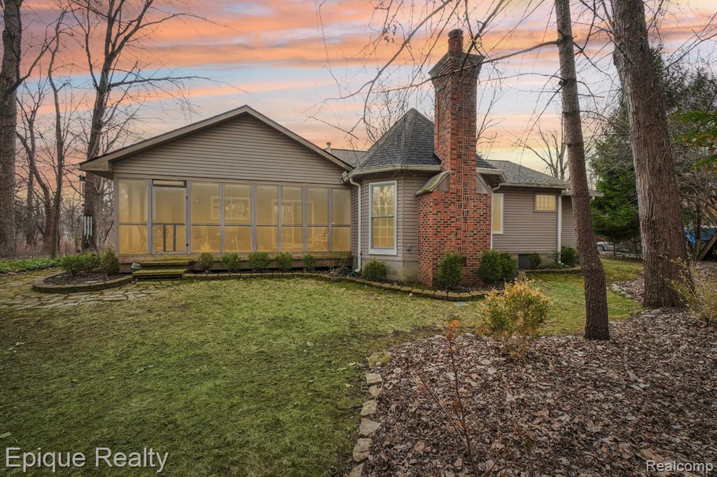 24871 Edgemont Drive