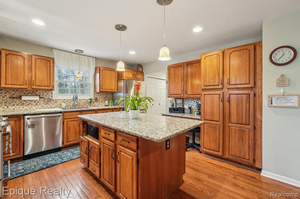 24871 Edgemont Drive