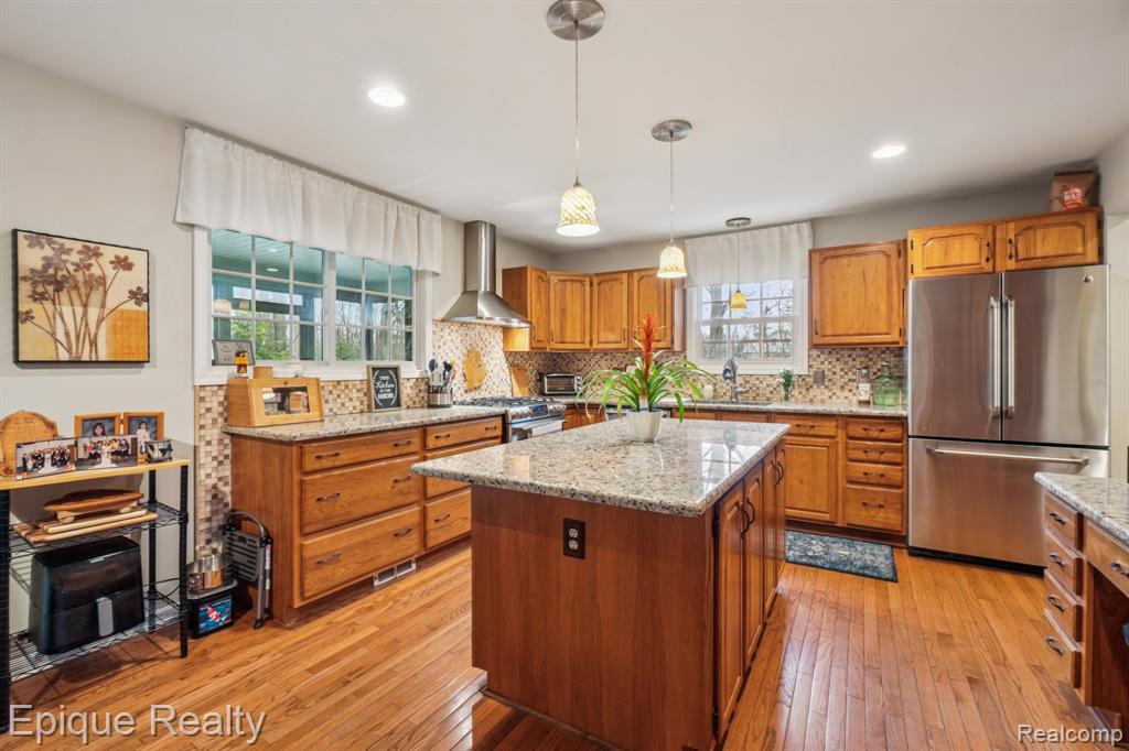 24871 Edgemont Drive