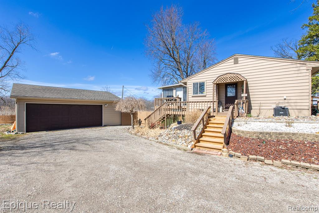 4040 Joslyn Road