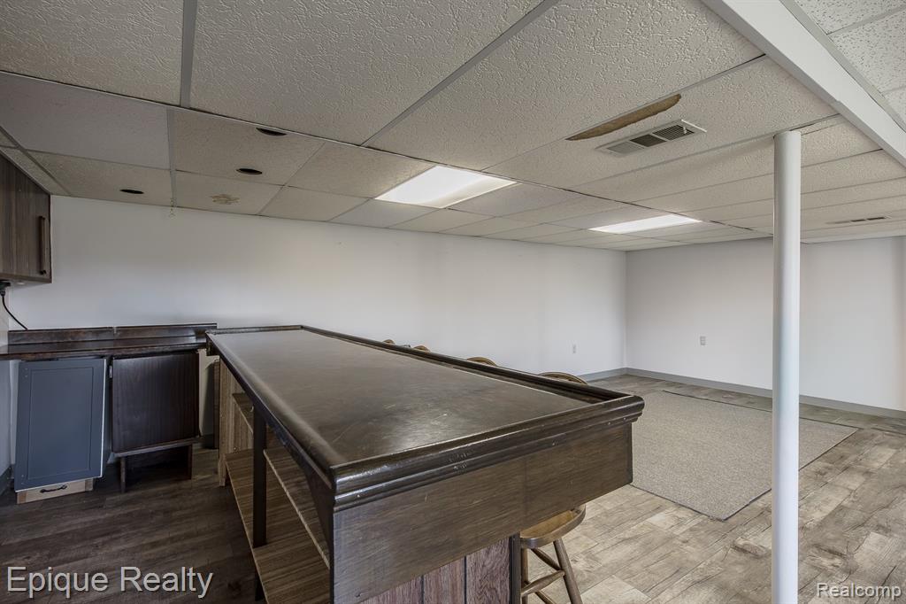4040 Joslyn Road