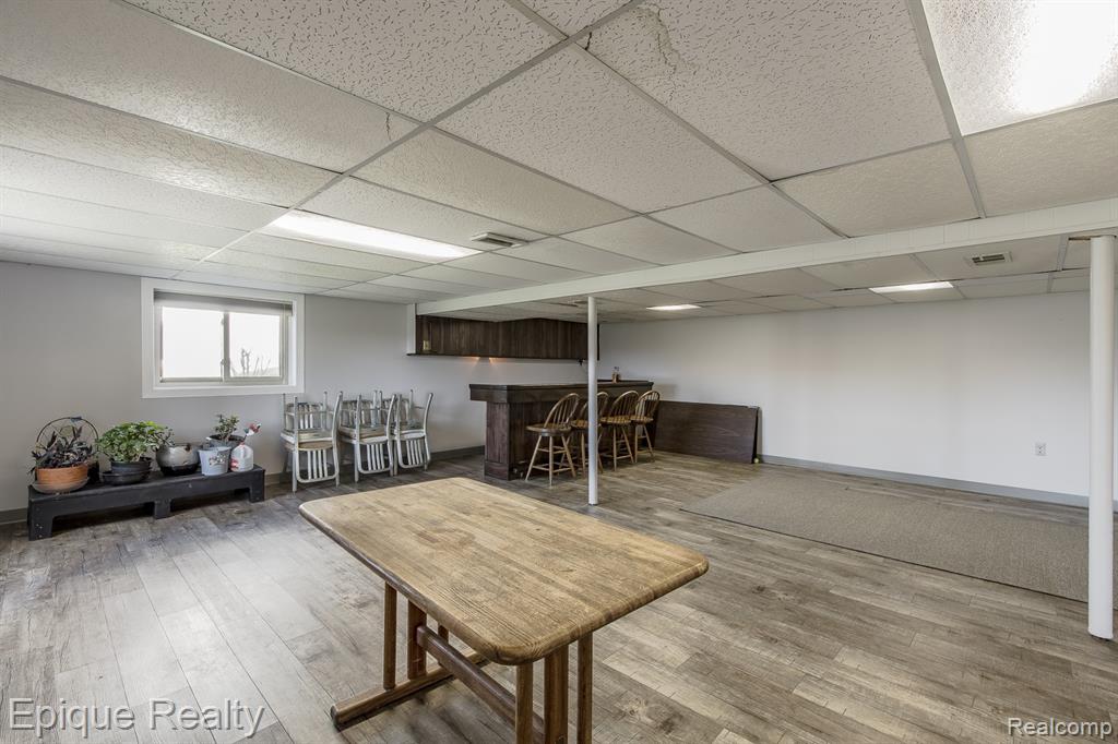 4040 Joslyn Road