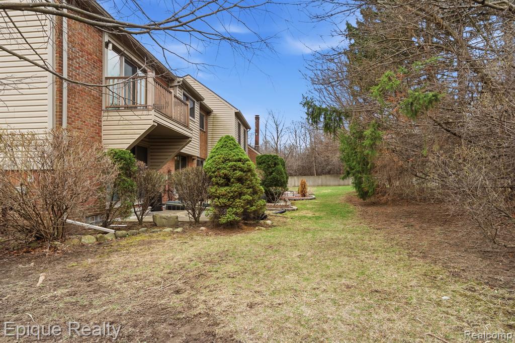 3895 Old Creek Road