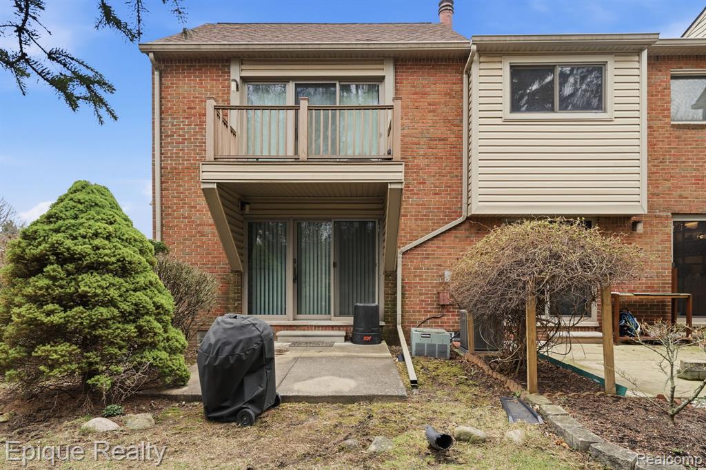 3895 Old Creek Road