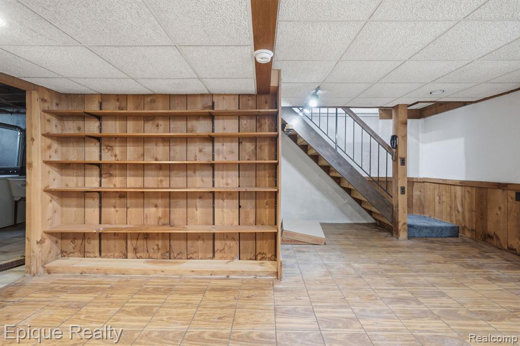 3895 Old Creek Road