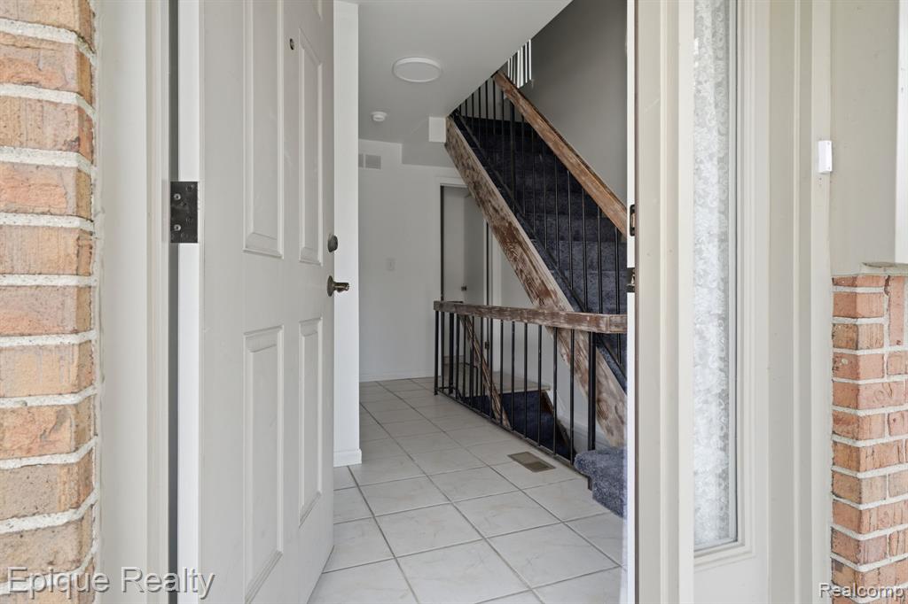 3895 Old Creek Road