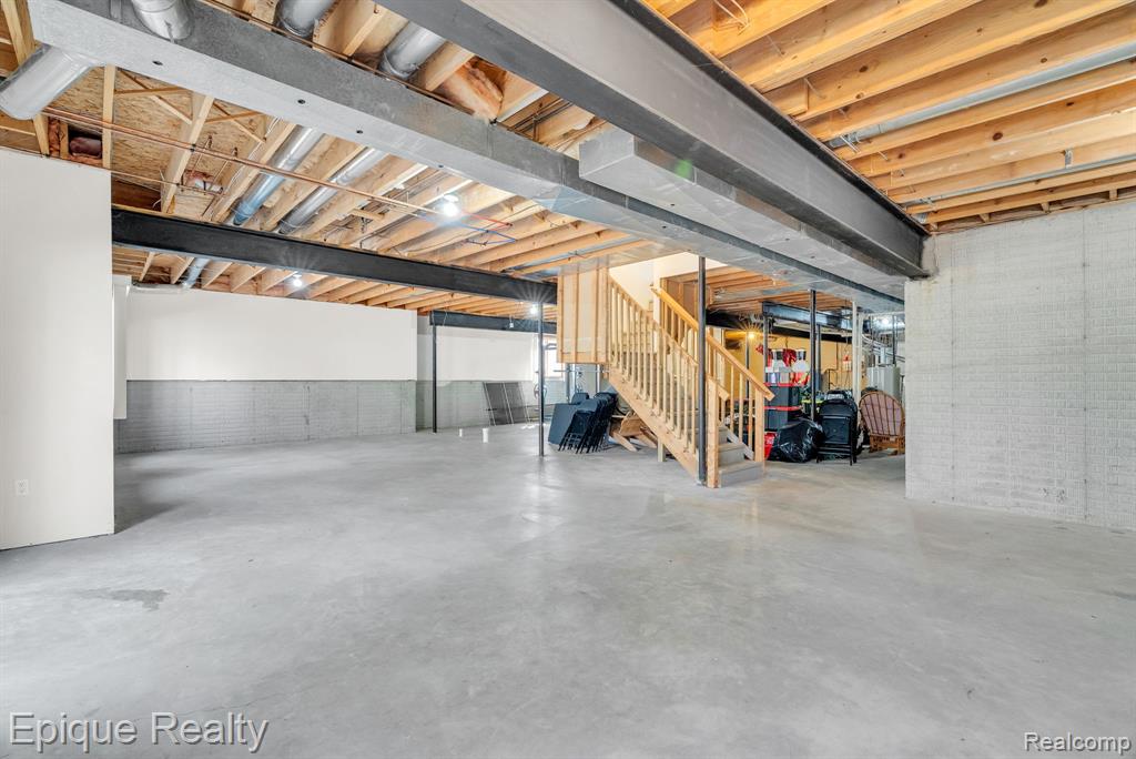 9155 Kelly Lake Drive