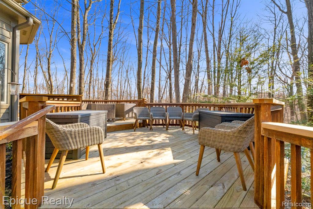 9155 Kelly Lake Drive