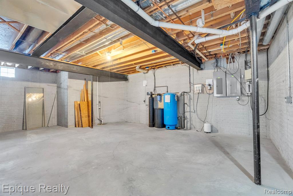 9155 Kelly Lake Drive