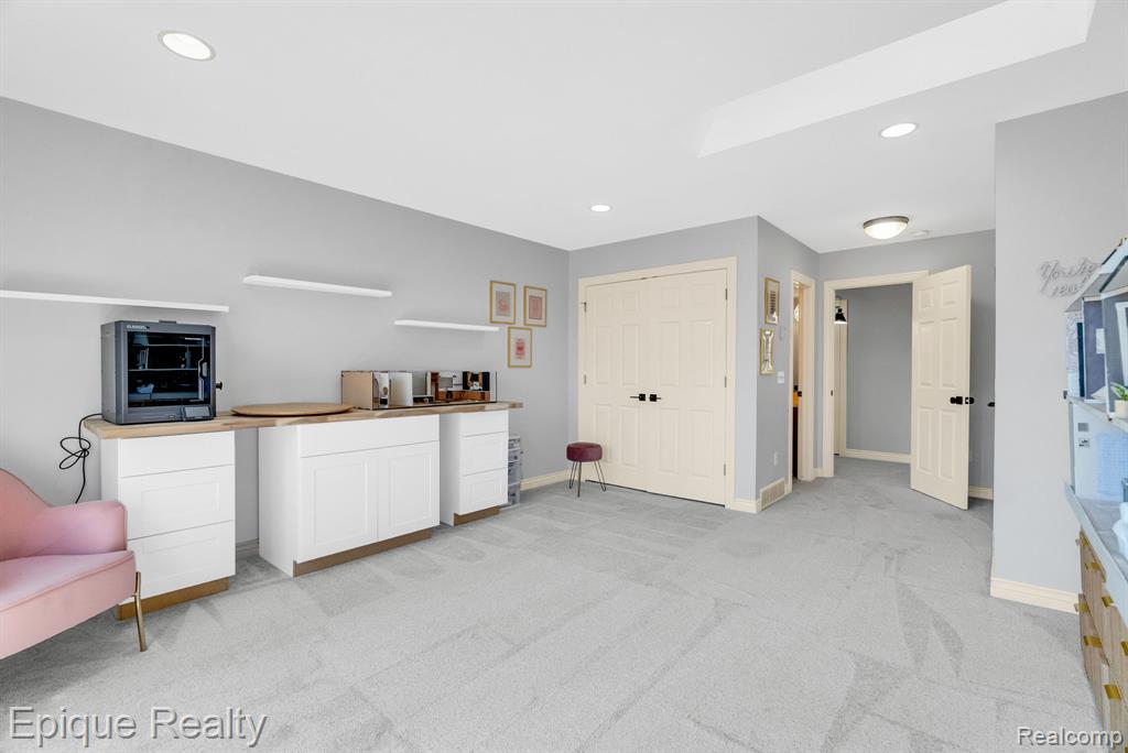 9155 Kelly Lake Drive