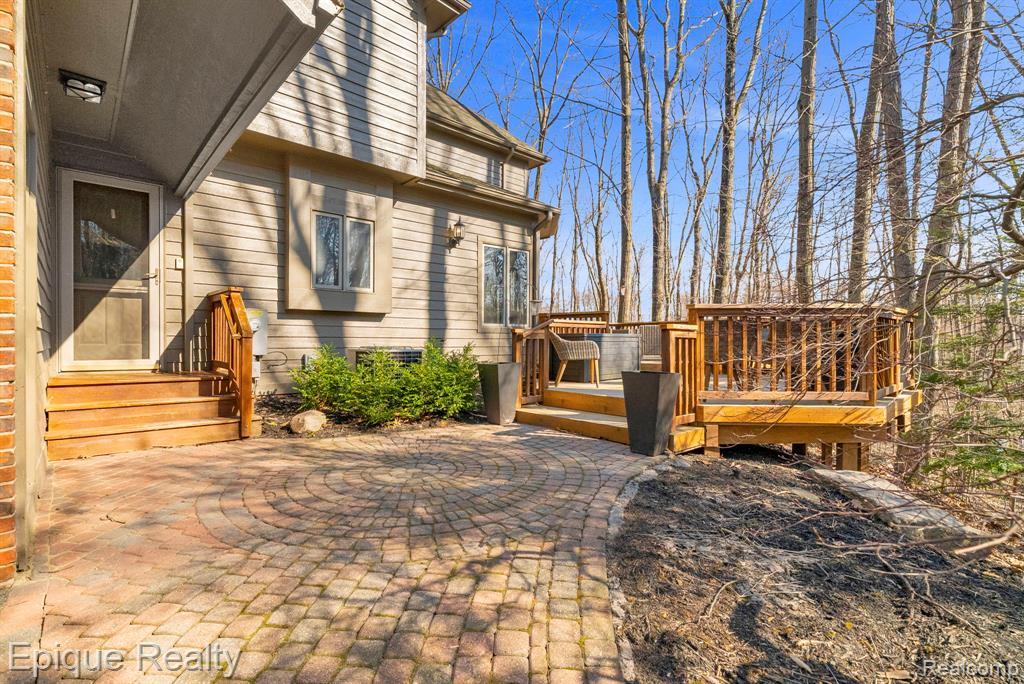 9155 Kelly Lake Drive