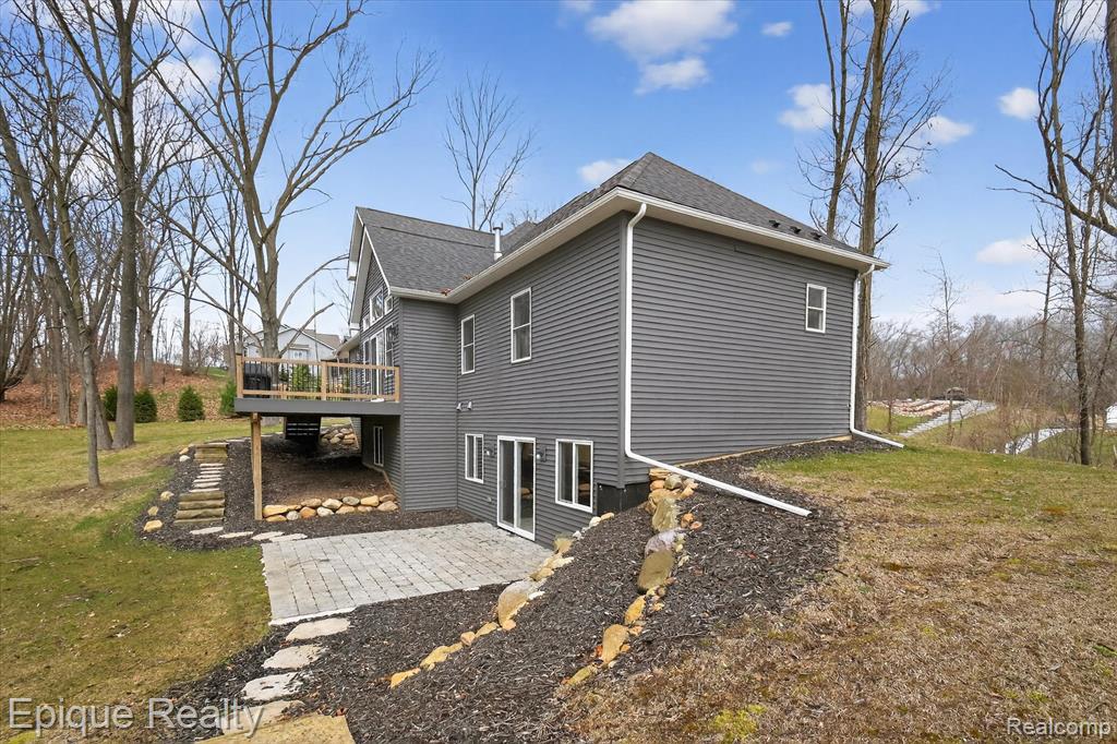 5950 Mountain Top Drive