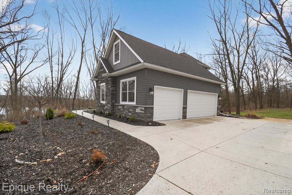 5950 Mountain Top Drive