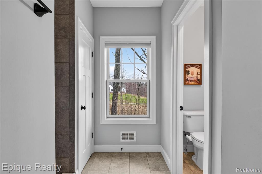 5950 Mountain Top Drive