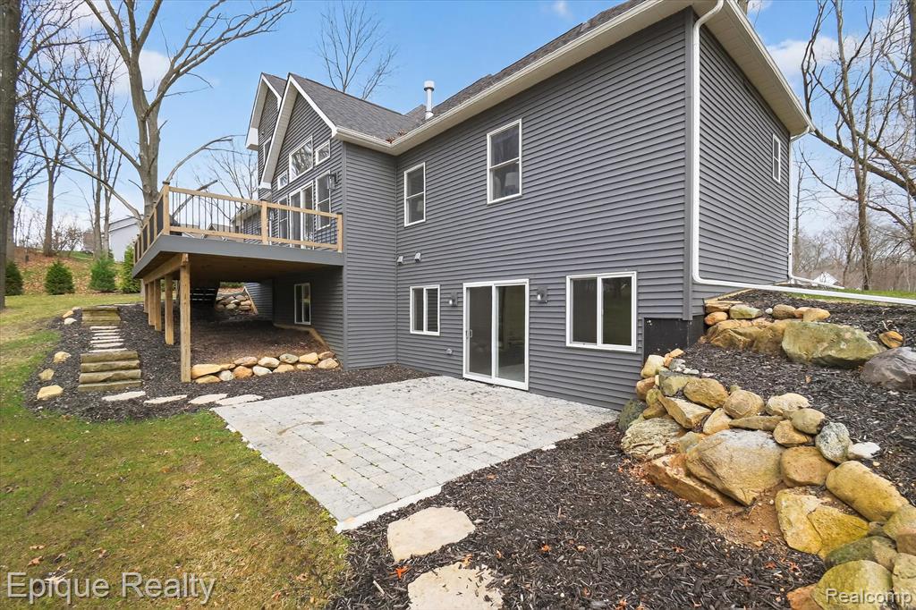 5950 Mountain Top Drive