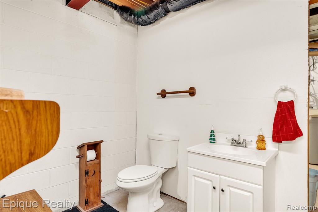 3247 Comanche Trail