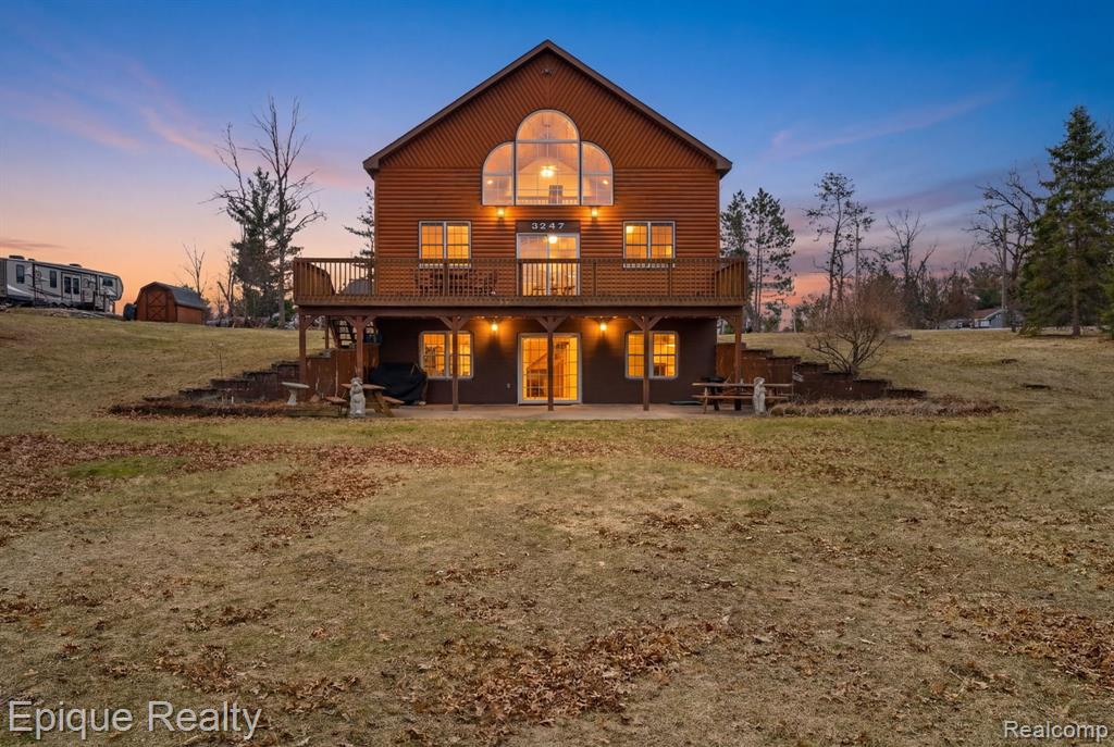 3247 Comanche Trail