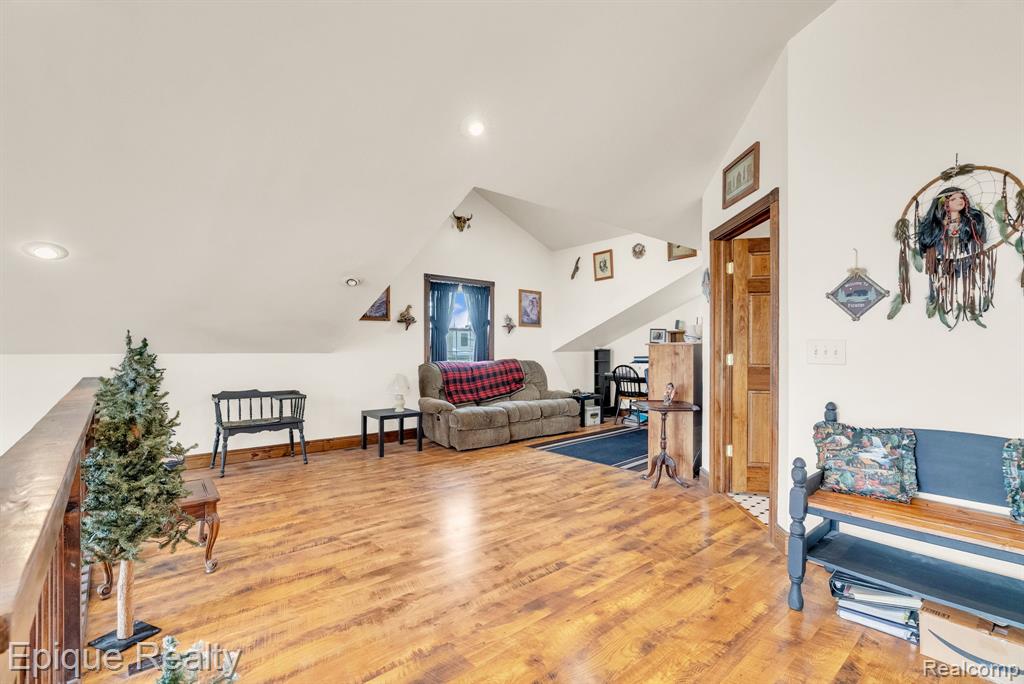 3247 Comanche Trail