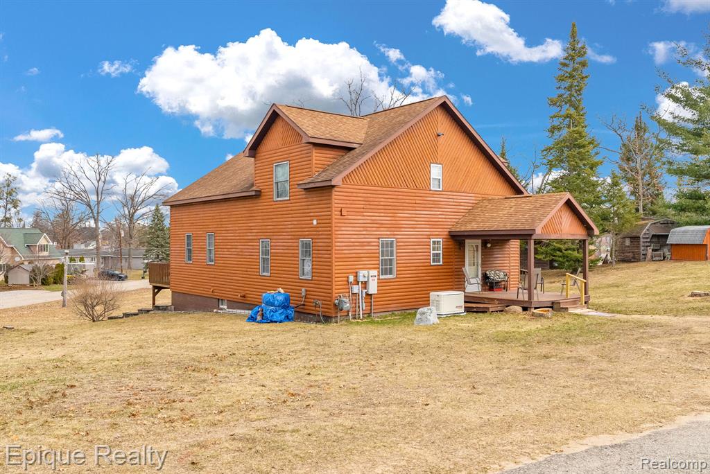 3247 Comanche Trail