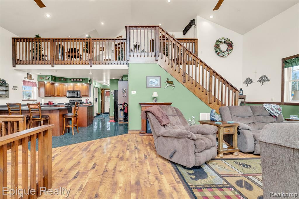 3247 Comanche Trail