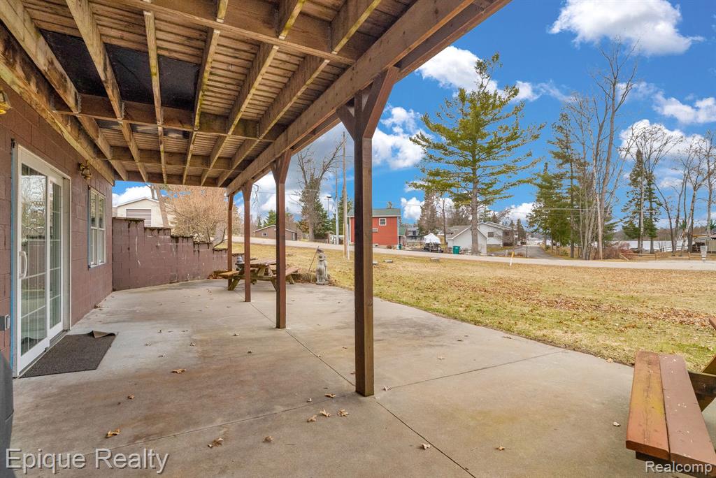 3247 Comanche Trail