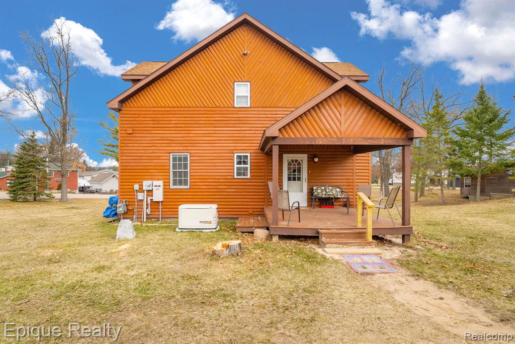 3247 Comanche Trail