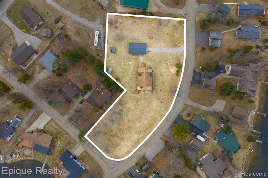 3247 Comanche Trail
